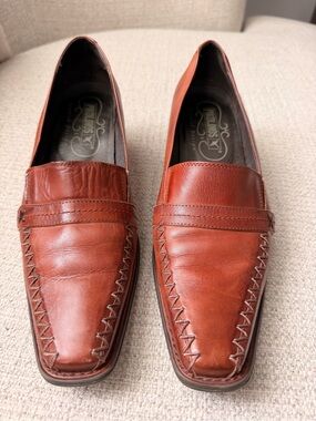PIKOLINOS women’s Tan Leather Slip-On Loafers